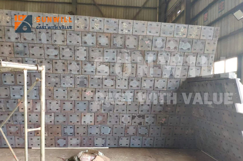 溜槽和料斗用双金属耐磨板：完整的碳化铬耐磨板指南